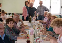 Il gruppo Acli con i due assessori e il presidente del circolo Stefano Tesio